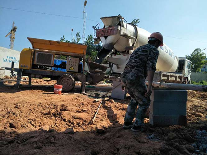 8月19日南京二手細(xì)石混凝土泵廠家合作南通四建互聯(lián)科技研發(fā)中心項目 8月19日南京二手細(xì)石混凝土泵廠家合作南通四建互聯(lián)科技研發(fā)中心項目