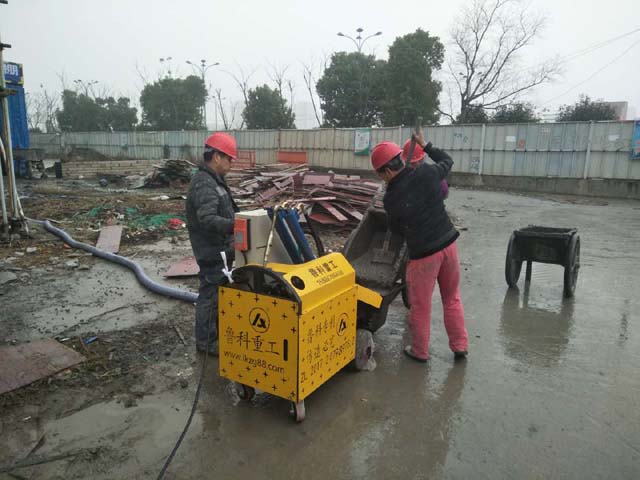 二次構(gòu)造柱泵上料機